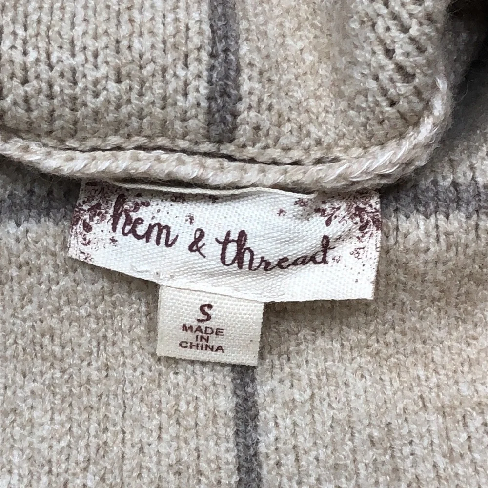 "The Anna" Oatmeal/Beige Window Pane Turtleneck Size Medium - Picture 3 of 12